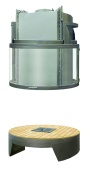 Изображение Каминная топка Totem Suspendu Panoramique 900 с основанием. Цена 1 350 215 р Заказы по телефону: 8 (495) 926-26-22.